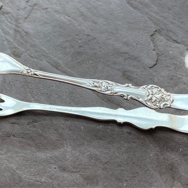 1847 Rogers Bros XS Triple CHARTER OAK 1906 Antique Silverplate Small Sugar Tongs with Oak Leaf and Acorn Pattern Rare Piece No Mono