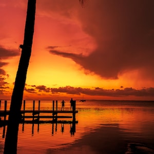 Paesaggio marino delle Florida Keys: tramonto infuocato dopo la tempesta, fotografia artistica su carta lucida, tela, stampa su metallo acrilico, decorazione murale mozzafiato