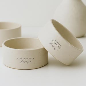 Minimalistische Keramikschale mit Gravur - handgefertigt & einzigartig | Geschenkidee für Küche Esstisch