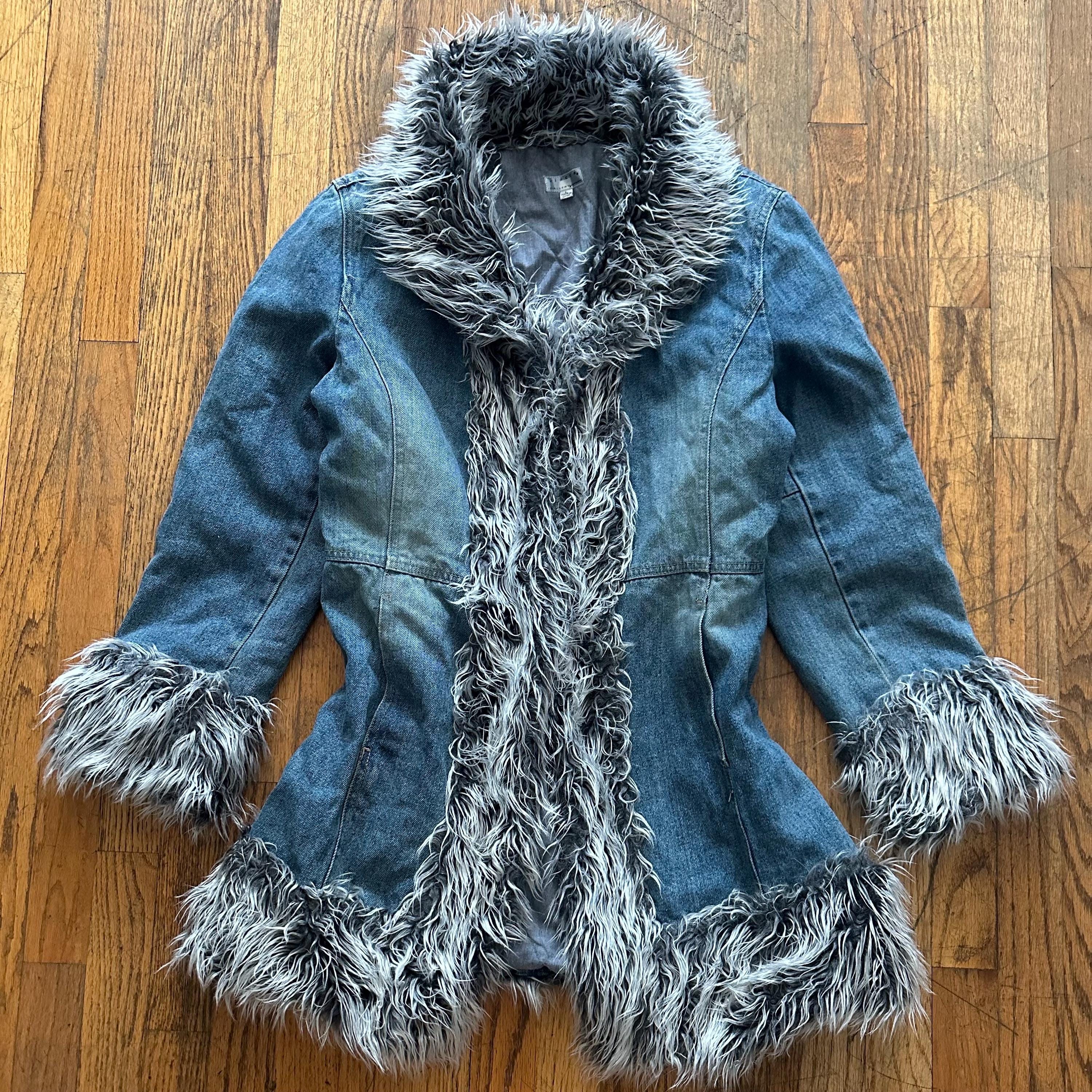 Vintage 90's / Y2K Giacca Gallery Faux Fur Trim Faded Denim Vintage 90's / Y2K Giacca Gallery Faux Fur Trim Faded Denim