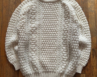 Pull tricoté à la main de pêcheur en tricot torsadé crème culture classique vintage des années 80 fabriqué en Irlande taille L