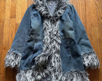 Vintage 90’s / Y2K Giacca Gallery Faux Fur Trim Faded Denim Longcoat Jacket Size L Hip-hop Rave Streetwear NYC