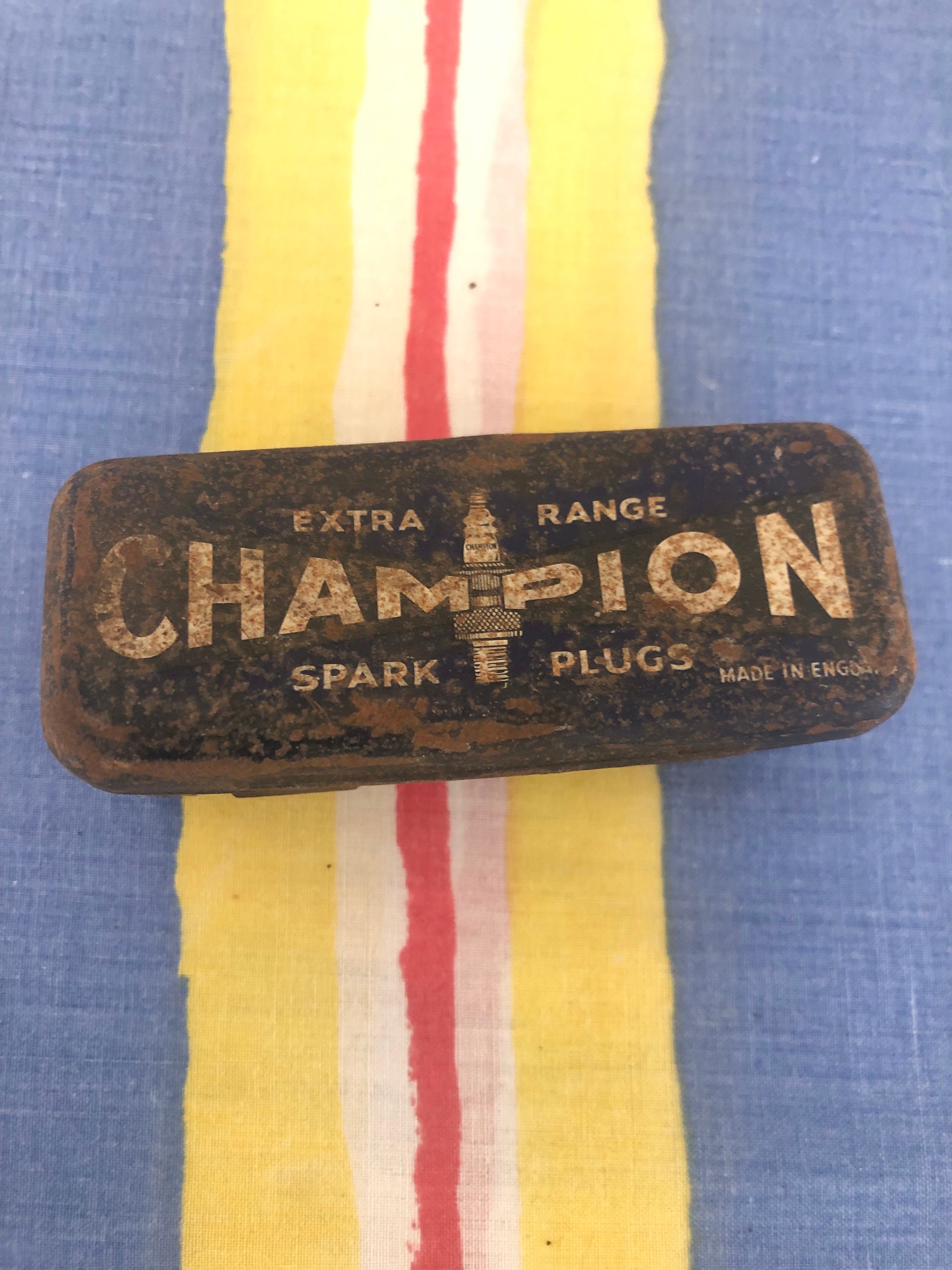 ハラペコあおむしchampion spark plugs vintage s-l400.jpg