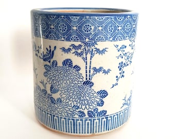 Japanese Hibachi Antique Porcelain Firebowl / Container Meiji period (1868-1912)