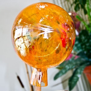 Orange trädgårdssfär