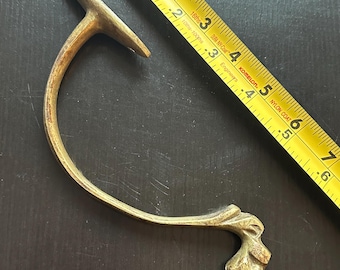 Antiker Messingtürgriff / Wandhaken