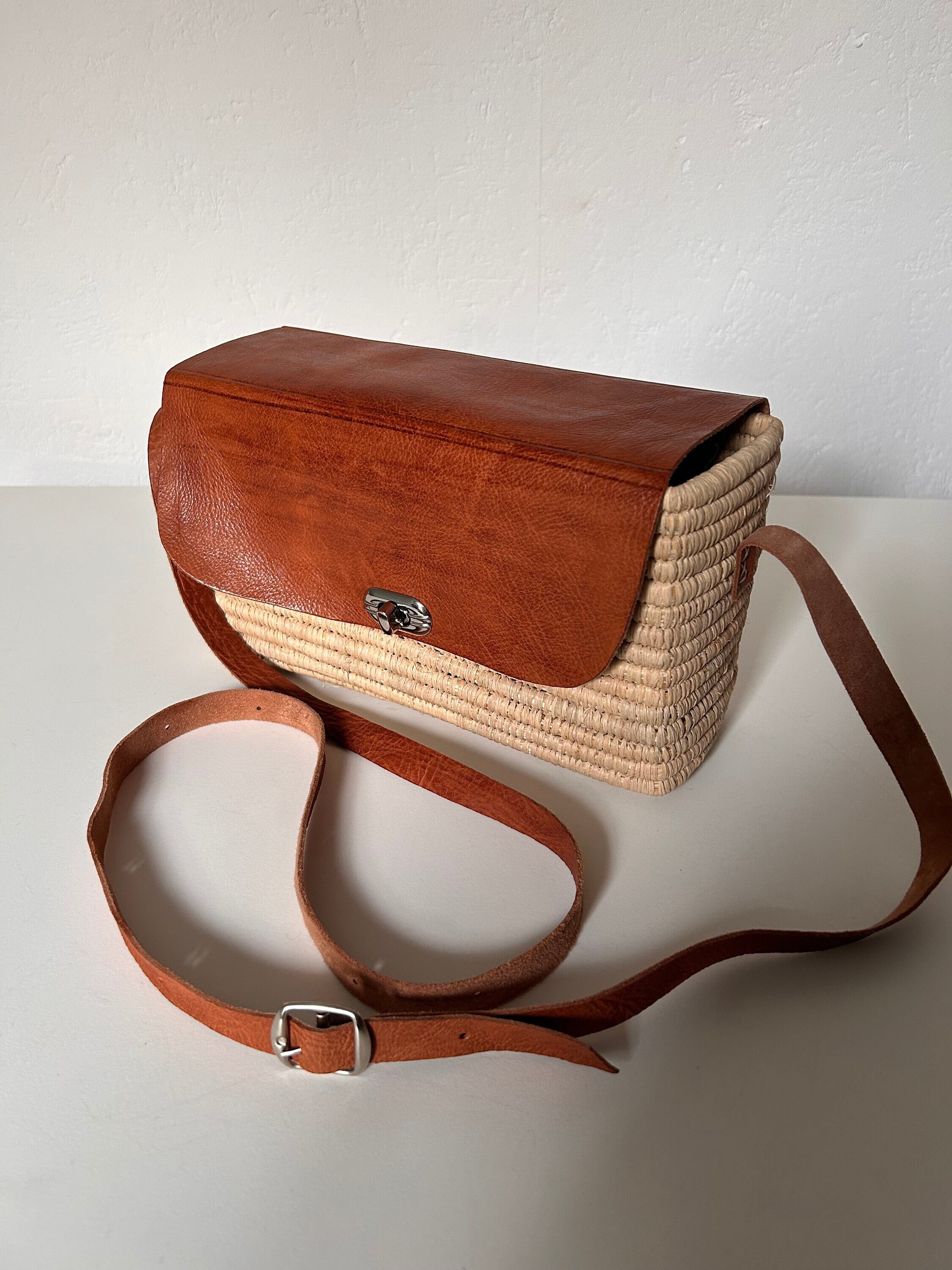 Sac à Bandoulière En Cuir Véritable Marocain - Taille Medium 12x9 - Neuf Sans étiquette