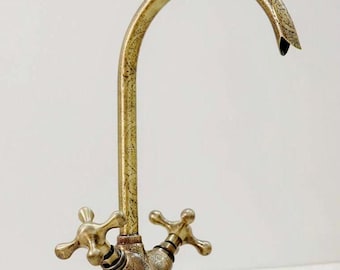 Rubinetto da cucina e da bagno in ottone inciso con finitura bronzo - Lavello e lavabo in stile rustico