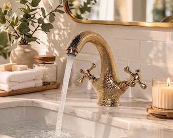 Vintage brass sink faucet | Classic sink faucet with cross handles