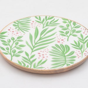 Foresthaven Handmade Wooden Serving Plate with Enamel Round Wooden Serving Plate, Wood Board for Food White & Green, 15x15x1.5 cm image 2