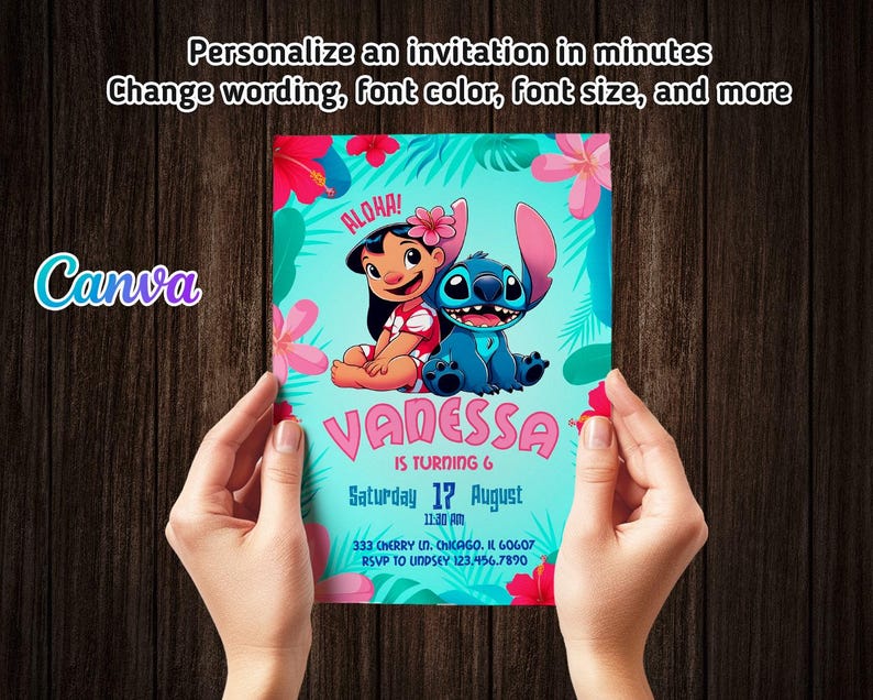 Puede incluir: Una invitaci&oacute;n de cumplea&ntilde;os azul y rosa con Stitch y Lilo de la pel&iacute;cula de Disney Lilo & Stitch. La invitaci&oacute;n dice "Aloha! Vanessa cumple 6 a&ntilde;os. S&aacute;bado 17 de agosto 11:00 AM. 333 Cherry Ln. Chicago, IL 60607. RSVP a Undsey 123.456.7890."