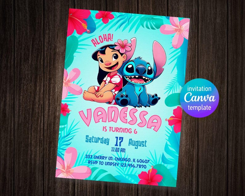 Puede incluir: Una invitaci&oacute;n de cumplea&ntilde;os azul y rosa con Stitch y Lilo de Lilo & Stitch de Disney. La invitaci&oacute;n dice "Aloha! Vanessa cumple 6 a&ntilde;os. S&aacute;bado 17 de agosto 11:30 AM. 333 Cherry Ln. Chicago, IL 60607. RSVP a Undsey 123.456.7890."