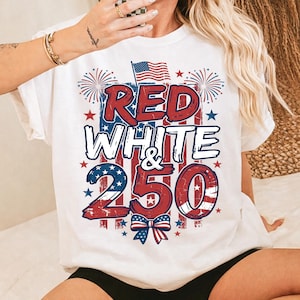 Diseño PNG de garabato rojo, blanco y 250 aniversario con lazo coqueto, estilo preppy y patriótico ORIGINAL (descarga digital)