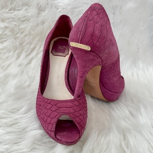 Christian Dior Magenta Suede Peep Toe Pumps, Python Embossed Fuchsia Velvet Leather Heels, Luxury Vintage Dior Shoes Size EU 37 US 7