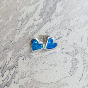 Blaue Opal Liebe Herz Sterling Silber Ohrstecker