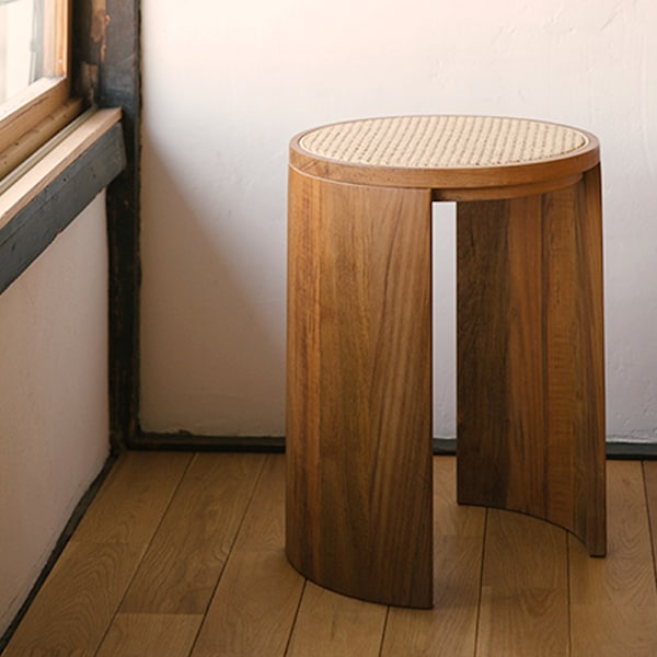 Taburete de madera hecho a mano con asiento de ratán, silla de ratán natural, taburete para cambiar zapatos, taburete redondo - Opciones de madera premium - Regalo de bienvenida