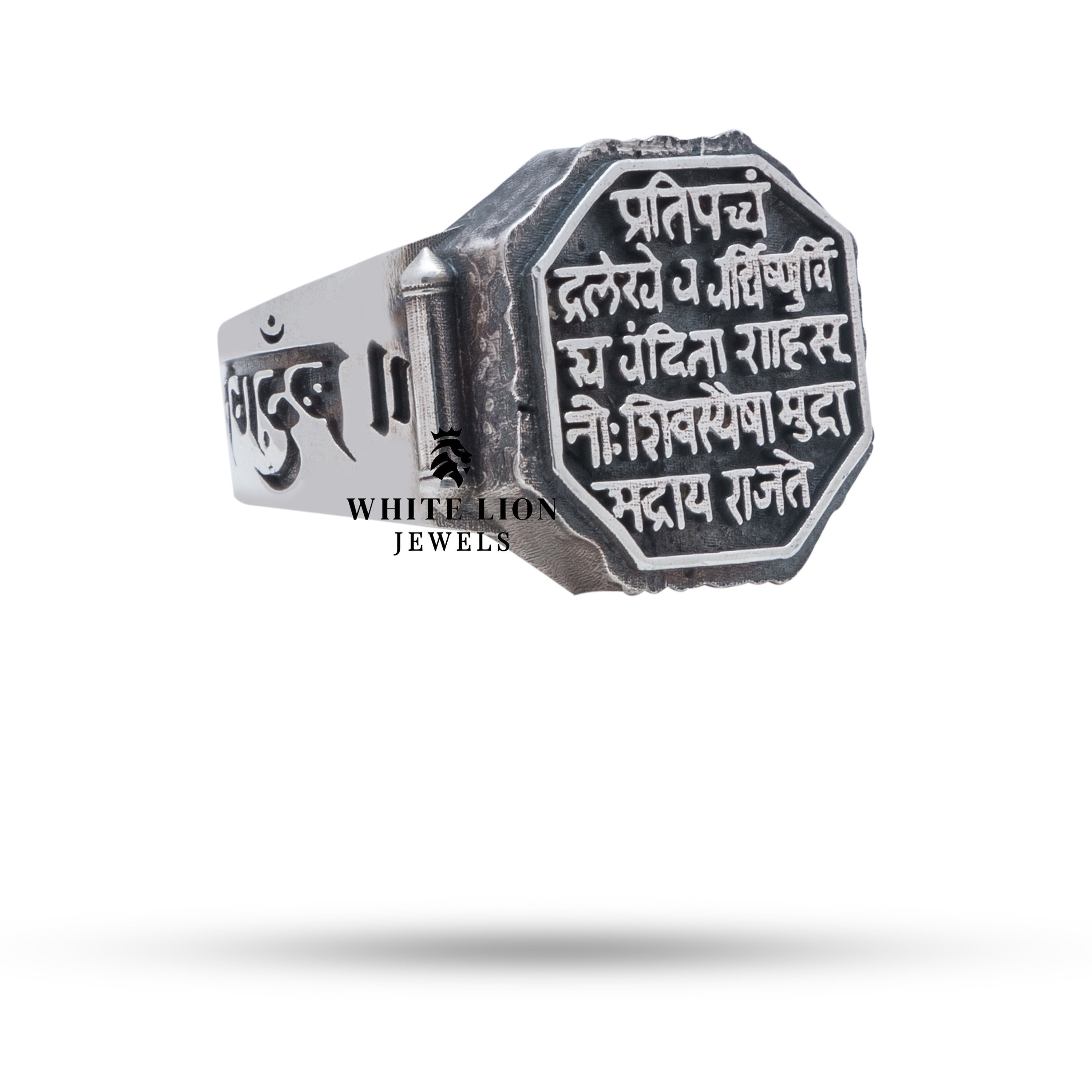 Rajmudra Ring For Man at Best Price in Sakri | New Shri Ram Jewellars