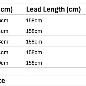 May include: A chart showing the size, neck, chest, lead length, and animal suitable for a dog leash. The sizes are XXXS, XXS, XS, S, and M. The measurements are in centimeters.