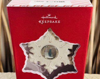 2015 Hallmark Keepsake Ornament: Season of Wonder Snow Globe Tree