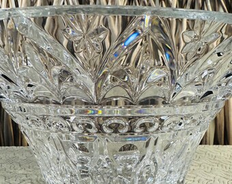Cristal D'Arques Paris Crystal Bowl: Hand Cut Floral Design