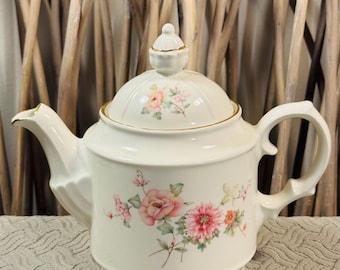 Sadler Multi Colored Floral Lidded Tea Pot 24kt Gold Rim And Trim. Vintage 1945