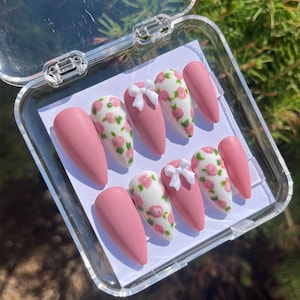 Pretty in Pink Press on Nails, Floral Press Ons