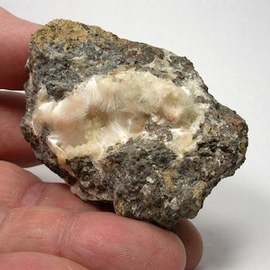 MESOLITE - Fine crystallised Mesolite specimen from Spain.