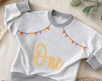 Pull oversize taille 80 | T-shirt d'anniversaire | Pull enfant avec fanion | T-shirt bébé manches longues | Pièce unique faite main
