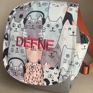 Sac à dos personnalisé imperméable motif chatons avec fermeture aimantée, entrée intérieure smockée, broderie, cadeau enfant