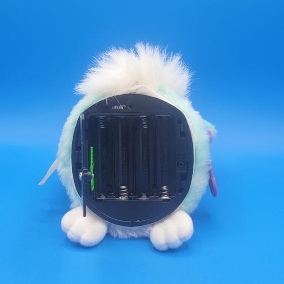 ミントグリーンのファービーベビー：1999年製レトロ電子玩具（タグ付き