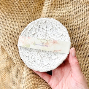 Upcycled vintage ring dish with stone effect - Gift for her - Sustainable gift idea - Rustic home decor - Decorative ring dish