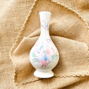 Aynsley fine bone china ‘Little Sweetheart’ vase - Vintage floral vase - Gift for her - Vintage home decor