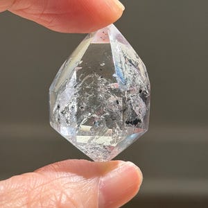 Great Value! Enhydro Quartz with 3 Chambers of Black Moving Bubbles & Falling Sand | Great Clarity and Rainbows | 13.9 Double Terminated