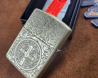 Encendedor de latón Saint Constantine DEEP grabado con láser. Fabricado en EE. UU., lijado y pulido.