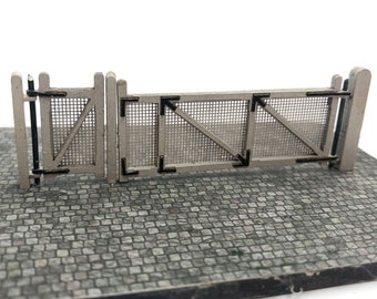 LX484-OO Crossing/Yard Gates (NYMR/Goathland Style) For OO Gauge Model Railway And 1:76 Scale