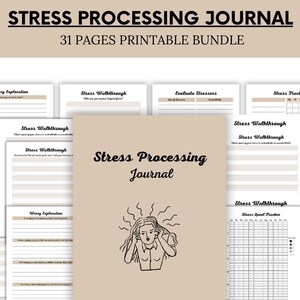 Könnte beinhalten: Ein druckbares Journal-Paket mit 31 Seiten, um Stress zu verarbeiten. Das Cover zeigt eine Schwarzweißillustration einer Person, die sich die Ohren zuhält. Der Text "Stress Processing Journal" ist in fetter, schwarzer Schrift.