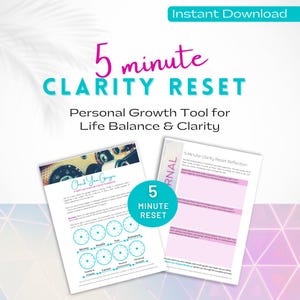 Könnte beinhalten: Ein digitaler Download mit dem Titel „5 Minute Clarity Reset“ mit dem Text „Sofort-Download“. Das Bild zeigt zwei Arbeitsblätter mit Aufforderungen für persönliches Wachstum und Lebensbalance. Das Design verwendet ein türkis-rosa Farbschema.