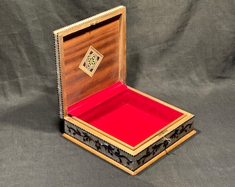 Handmade Mother of Pearl Jewelry Box: Lebanese Craft from Lebanon
