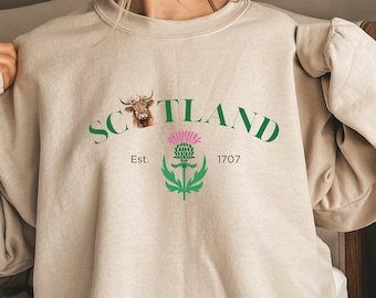 Scotland Sweatshirt, Scottish Thistle, Highland Cow, Unisex Heavy Blend™ Crewneck Women&#39;s Sweatshirt, Scottish Gift for Her
