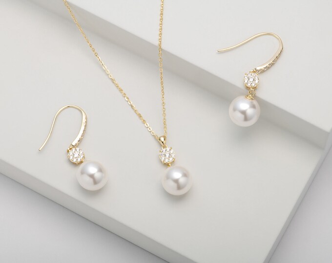 pearl-and-diamante-wedding-jewellery-set-sterling-silver-teardrop-pearl