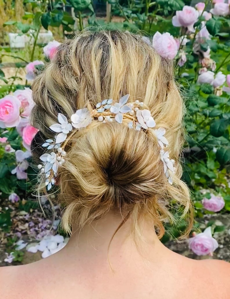 Vite per capelli per la sposa / acconciatura da sposa per il giorno del matrimonio immagine 2