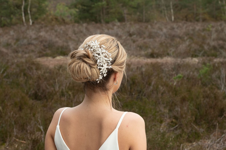 EMMY / Pezzo per capelli da sposa con perle e cristalli / Pezzo per capelli grande per il giorno del matrimonio / Pettine per capelli della sposa immagine 3