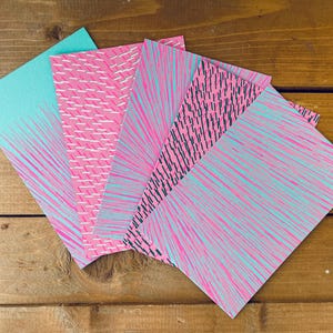 Lot de 5 cartes postales sérigraphiées faites main - rose et vert menthe