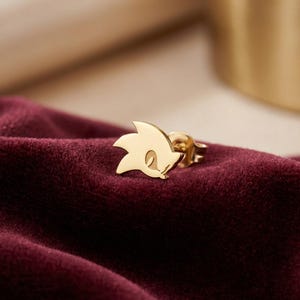 Minimalistische Sonic Ohrstecker, Igel Schmuck, Gamer Ohrring, Videospiel Charakter Geschenk, Retro Arcade Ohrstecker, Geeky Geschenk für sie