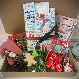 Christmas Blind Date with a Book Box with Spa Gifts, Surprise Book in Different Genres with Bookish Items, Booktok Blind Book Box, Christmas