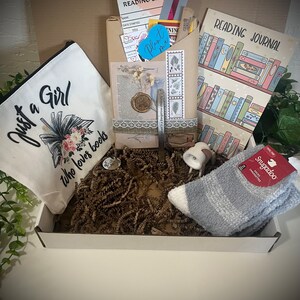 Blind Date with a Book Box, Blind Date with a Book Box with Book Gifts, Book Lover Gift, Blind Book Box, Surprise Book Items, Book Lover