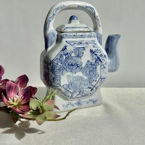 Vintage Chinese Blue and White Octagonal Teapot, Chinoiserie Bridge Handle