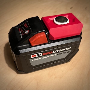 M18 Battery Cover with AirTag slot