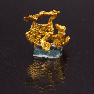 Native gold crystal, gold nugget, native mineral sample, metal specimen, collectible, Australia
