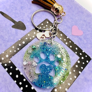 Dog Cat paw print resin Keyring | Animal Lover, cat lovers, Unique keychain, Bag charms | pet paw print Birthday gifts